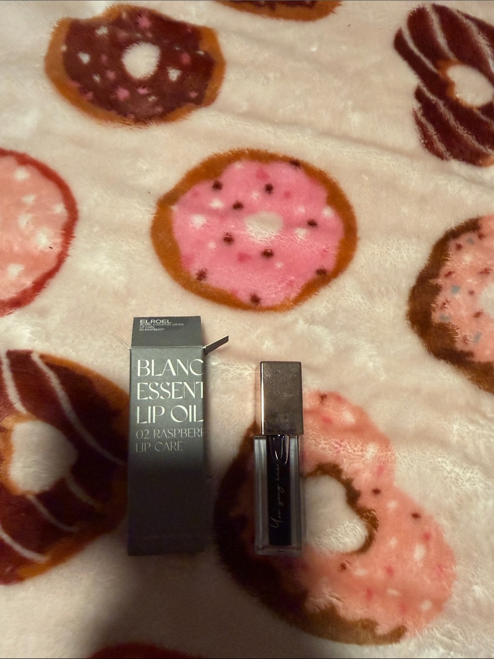 Blanc Essent Lip Oil 02 Raspberry - Shiny Raspberry Tint - Picture 2 of 5